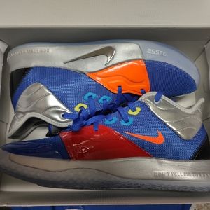 Nike PG NASA sz 12